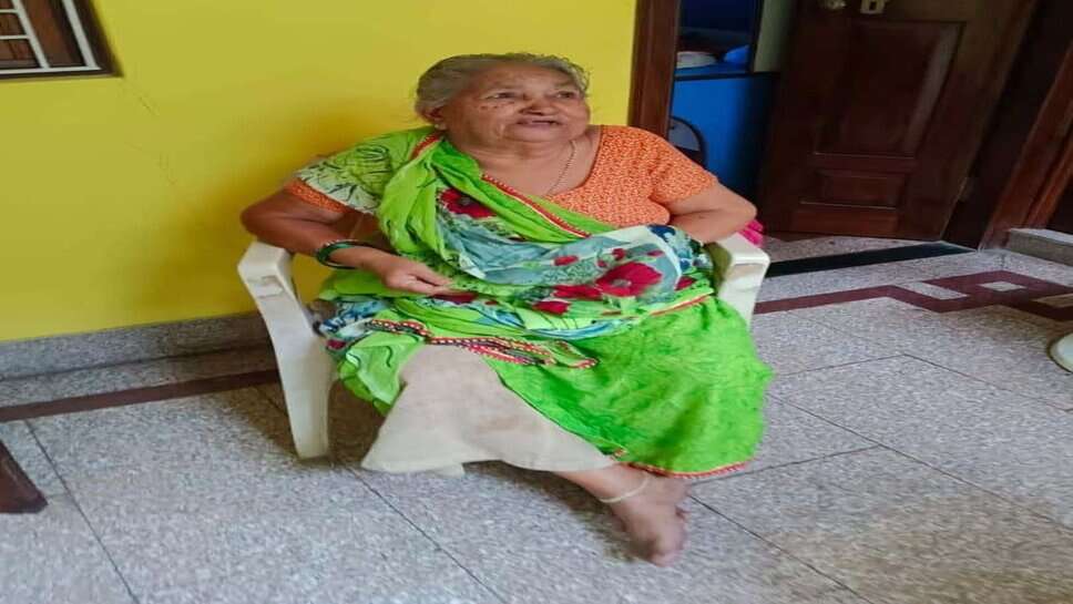 भदैनी सामूहिक हत्याकांड: कोर्ट पहुंच गईं मारे गए राजेंद्र की मां शारदा, बोलीं - पुलिस ने जिस मकान पर नोटिस लगाया वह तो…