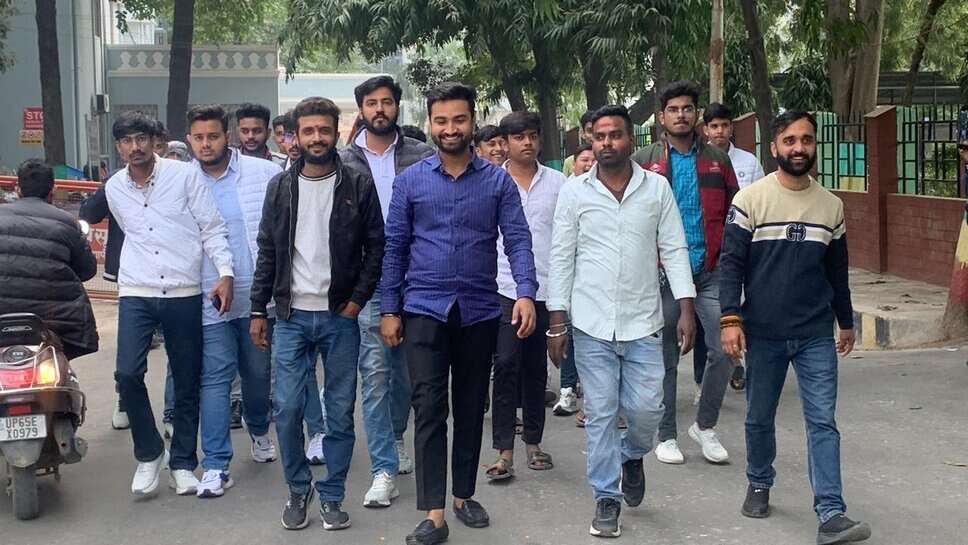 गृह मंत्री अमित शाह के बयान पर NSUI का प्रदर्शन, महात्मा गांधी काशी विद्यापीठ में निकाली गई पद यात्रा