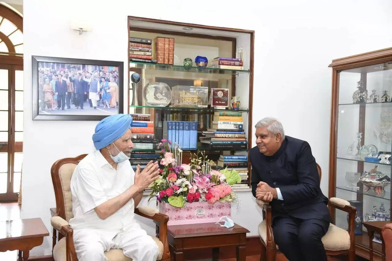 पूर्व प्रधानमंत्री मनमोहन सिंह को राष्ट्रपति और उप राष्ट्रपति ने दी श्रद्धांजलि, द्रौपदी मुर्मू ने लिखा - उनका जाना सभी के लिए बड़ी क्षति है