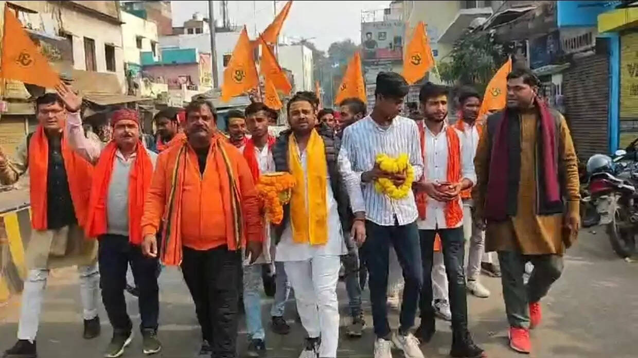 वाराणसी में मिले मंदिर की जांच एक सप्ताह में हो जाएगी पूरी, जलाभिषेक करने निकले विश्व हिंदू परिषद को एडीएम सिटी ने दिया आश्वासन