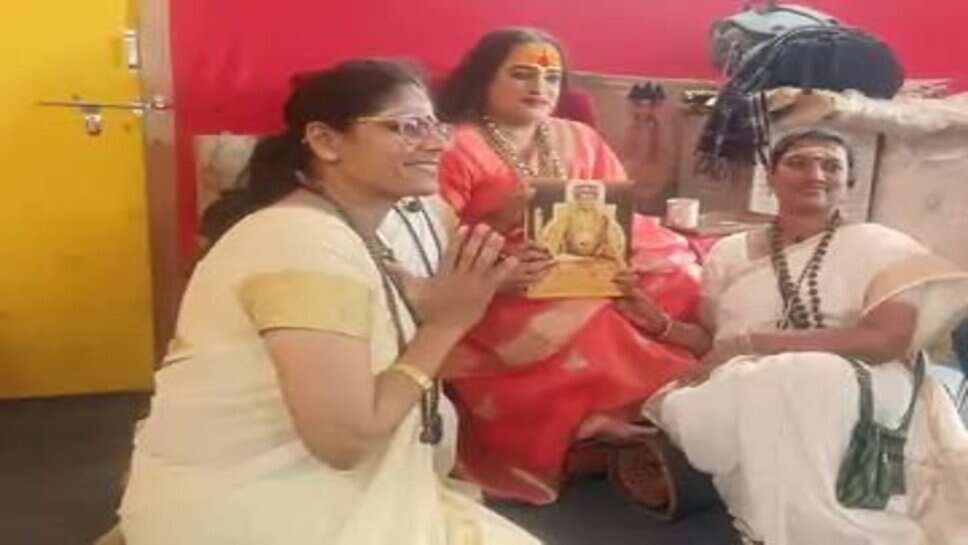 किन्नर अखाड़े का ‘कैलासा’ को समर्थन! आचार्य महामंडलेश्वर डॉ. लक्ष्मीनारायण त्रिपाठी से मिले नित्यानंद के अनुयायी
