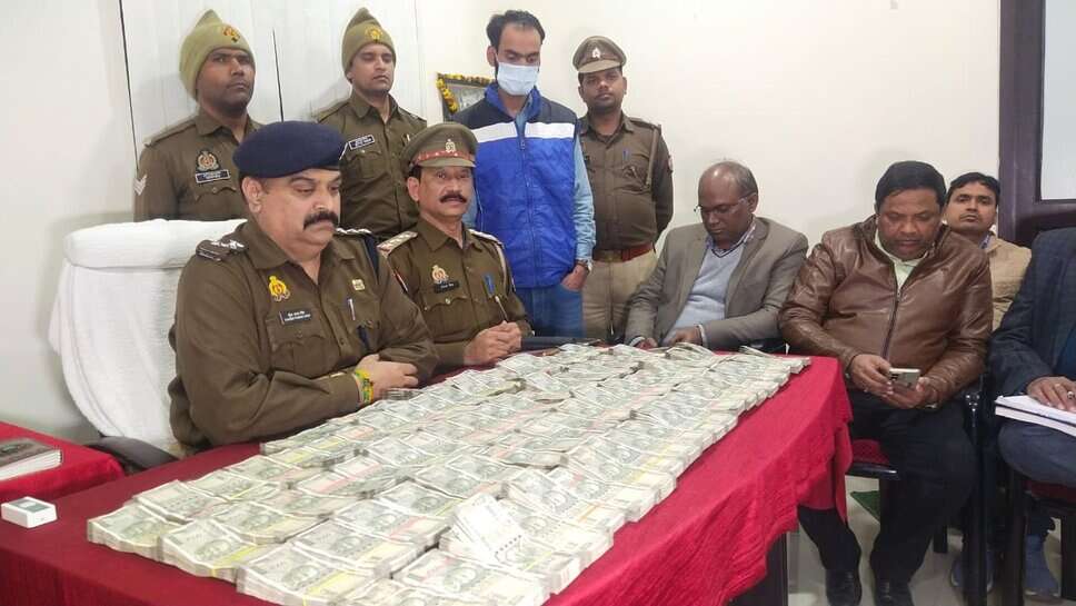 वाराणसी स्टेशन पर 42 लाख कैश पकड़ाया, जाने हावड़ा किस काम के लिए जा रहा था पैसा...