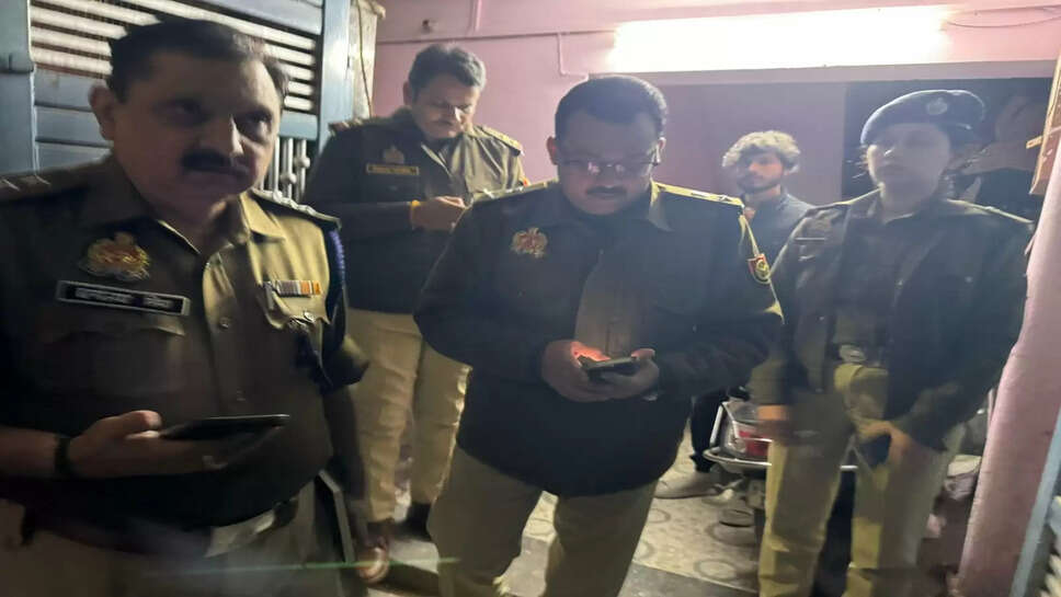 वाराणसी के पेइंग गेस्ट हाउस पर की फायरिंग, पॉलिटेक्निक की छात्रा से था दोस्त का विवाद