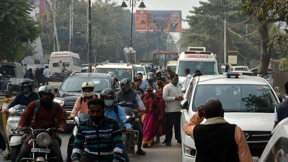 वाराणसी: जाम छुड़ाने के दौरान विधायक के ड्राइवर से उलझना दरोगा को पड़ा भारी, हुआ निलंबित 