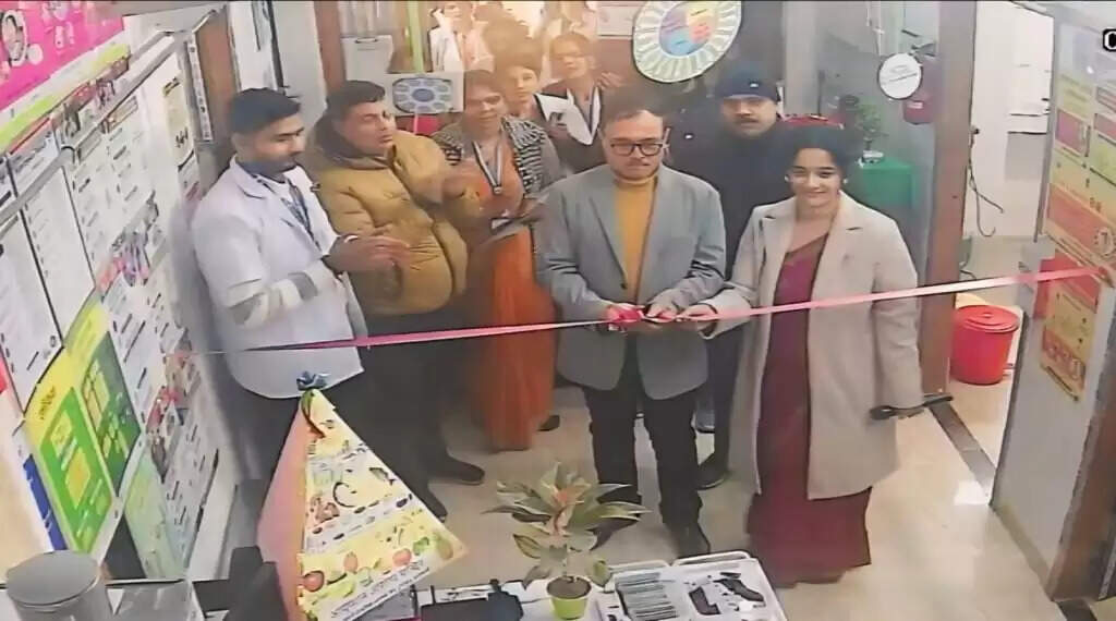 कायाकल्प अवार्ड में फर्स्ट रनर अप का PHC दुर्गाकुंड को मिला खिताब, बोले सीएमओ- सामूहिक प्रयासों का परिणाम