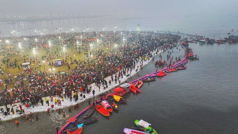 Mahakumbh 2025 : श्रद्धा, आस्था और आध्यात्मिकता का महामिलन, पौष पूर्णिमा के पहले स्नान के साथ हुआ महाकुंभ का भव्य शुभारंभ
