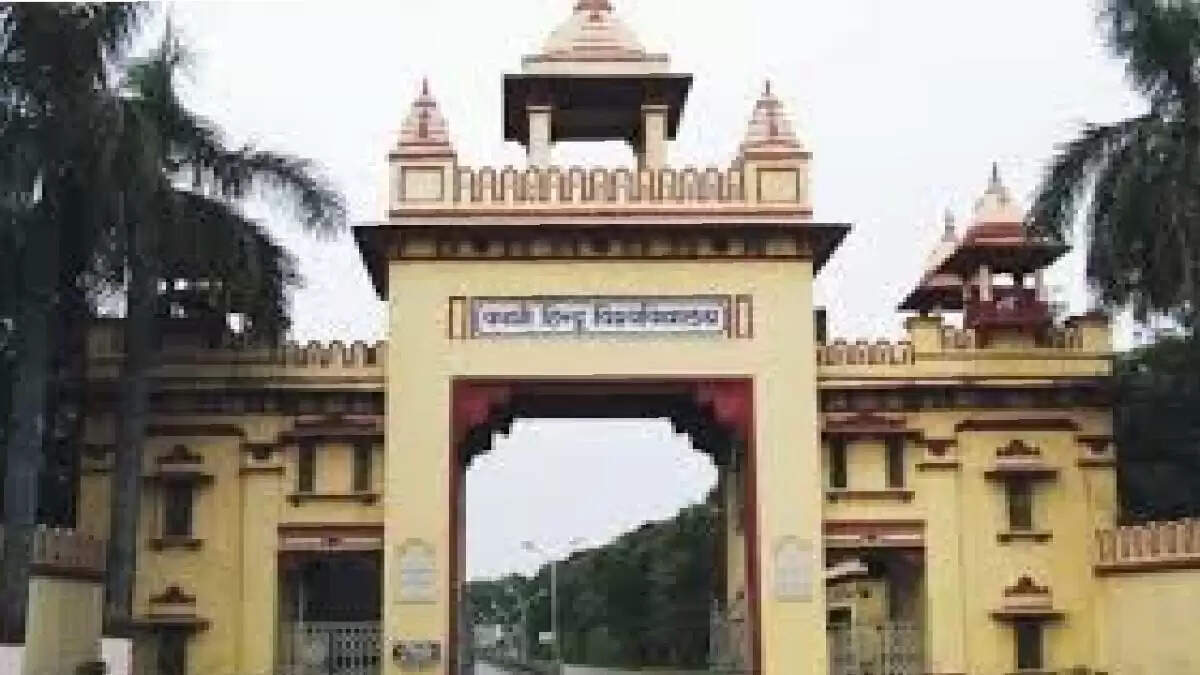 विज्ञान जगत में BHU का डंका: शोधकर्ताओं ने खोजा फंगस का नया वंश 'हायलोकमलोमाइसीज़'