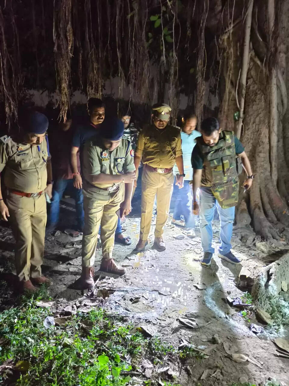 varanasi-chain-snatching-encounter-two-criminals-arrested-one-escaped