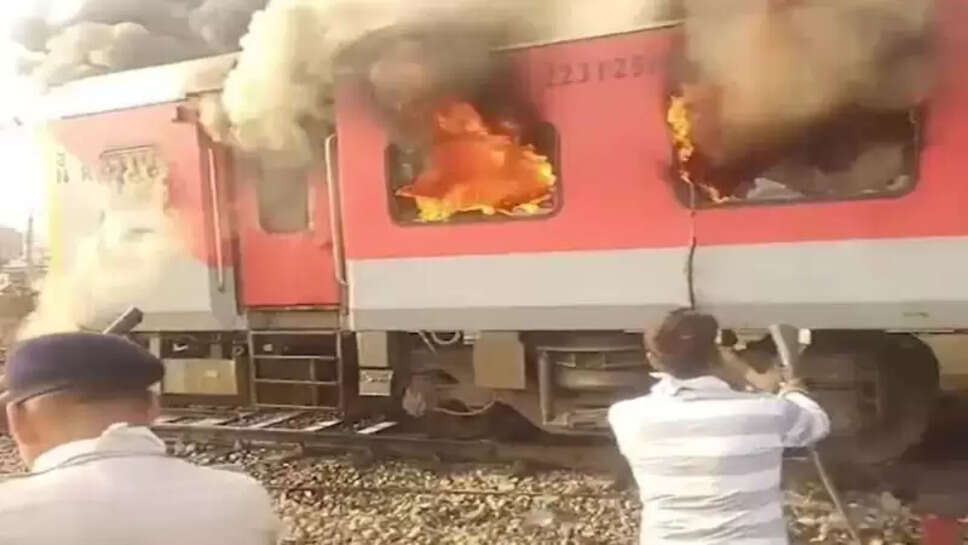 amritsar-saharsa-garib-rath-fire-fatehgarh-sahib