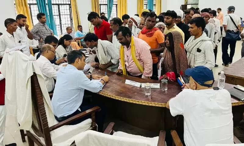 DM Varanasi