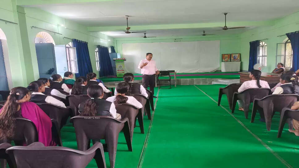 Acharya Sitaram Chaturvedi Mahila Mahavidyalaya 