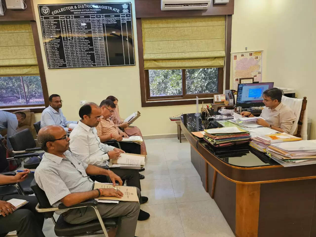 डीएम वाराणसी 