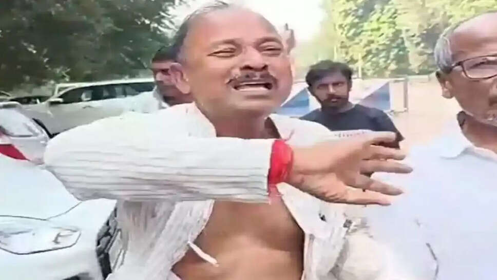 election-rjd-leader-madan-sah-protest-rabri-house