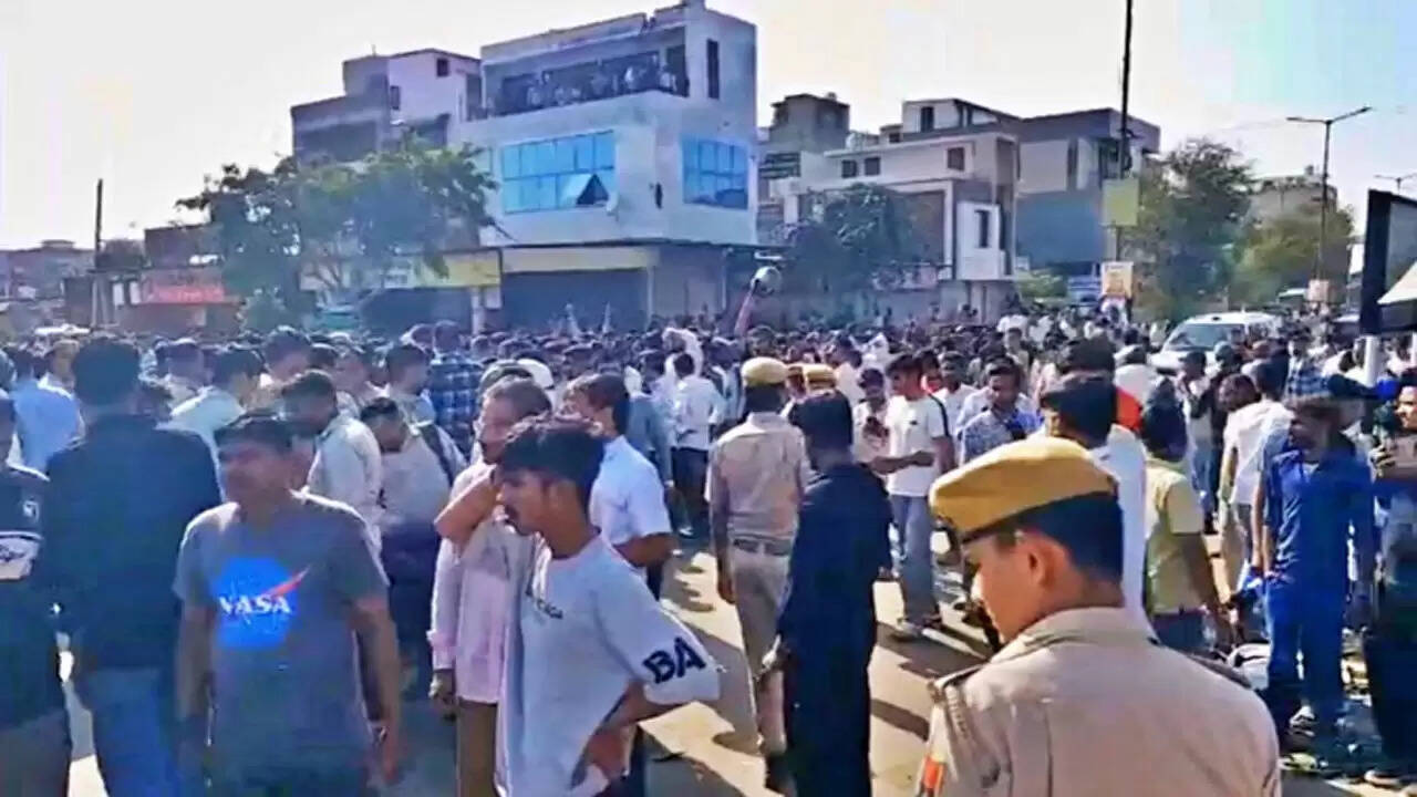 rajasthan-jaipur-harmada-road-dumper-accident-13-dead