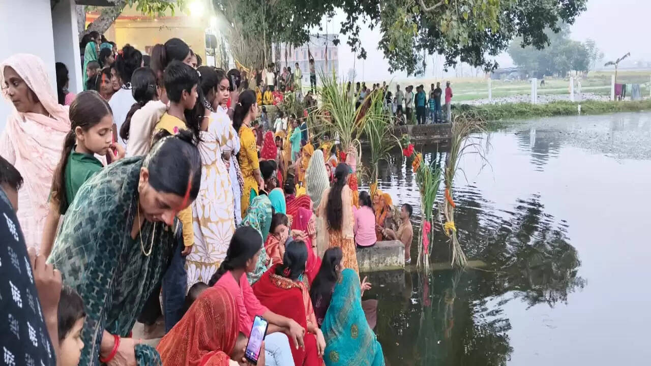 varanasi-chhath-puja-2025-astrochhalgami-surya-archana-ganga-ghat