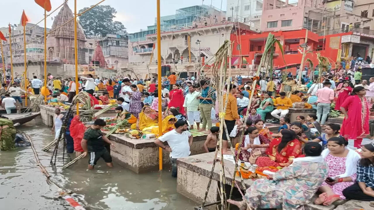 varanasi-chhath-puja-2025-astrochhalgami-surya-archana-ganga-ghat