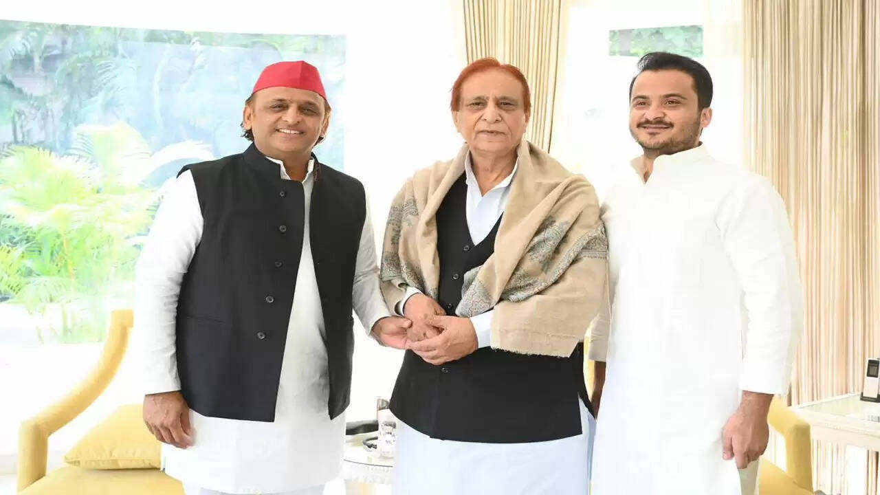 azam-khan-meets-akhilesh-yadav-in-lucknow