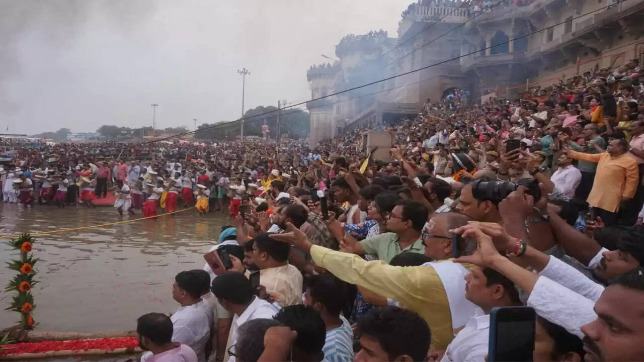 tulsighat-nag-nathaiya-leela-varanasi-krishna-kaliya-mardan-2025