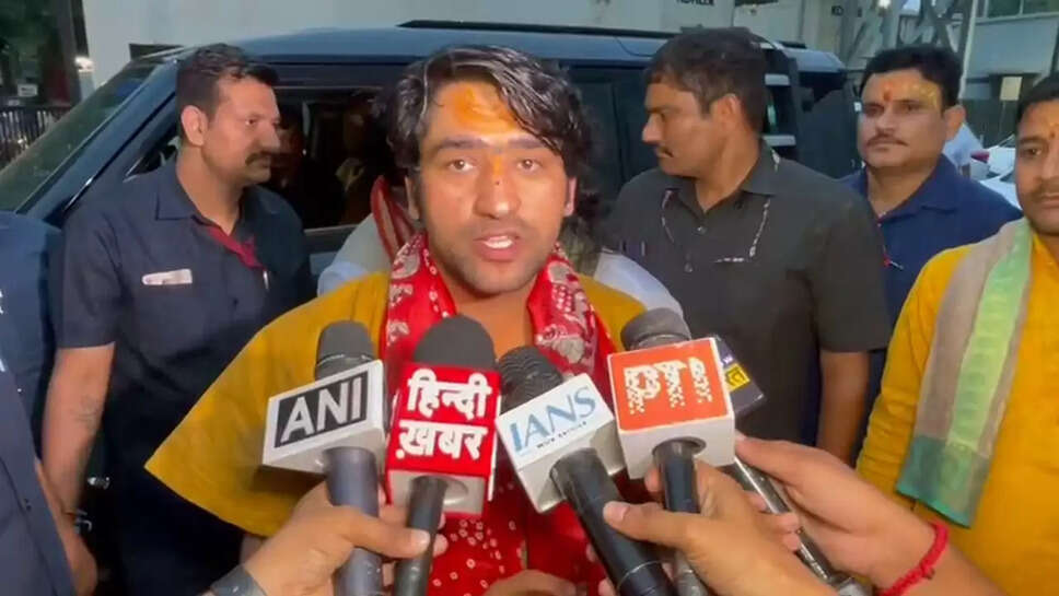 dheerendra-shastri-in-varanasi-hindu-rashtra-yatra-statement