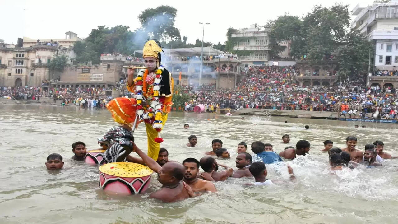 tulsighat-nag-nathaiya-leela-varanasi-krishna-kaliya-mardan-2025