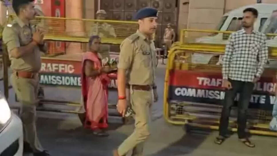 //..