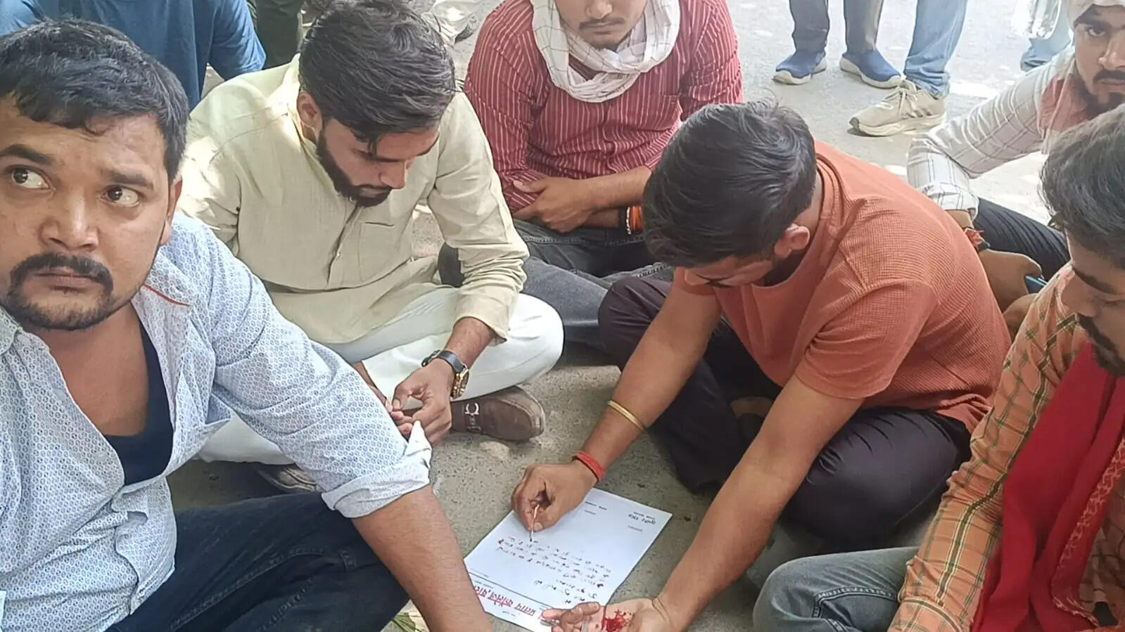 इंसाफ की मांग 