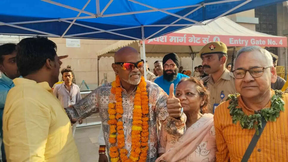 विनोद