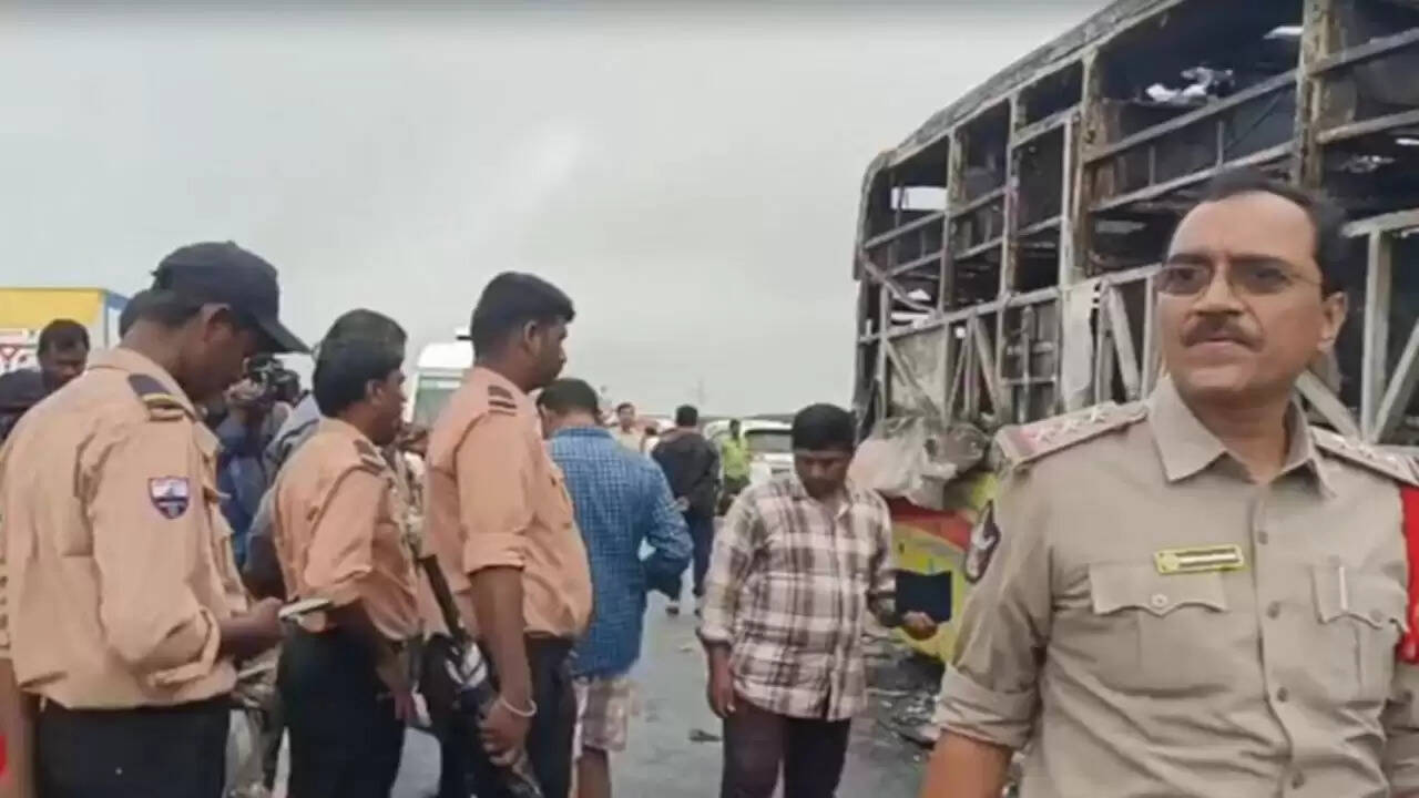 kurnool-bus-accident-20-passengers-burnt-alive-after-collision-with-bike