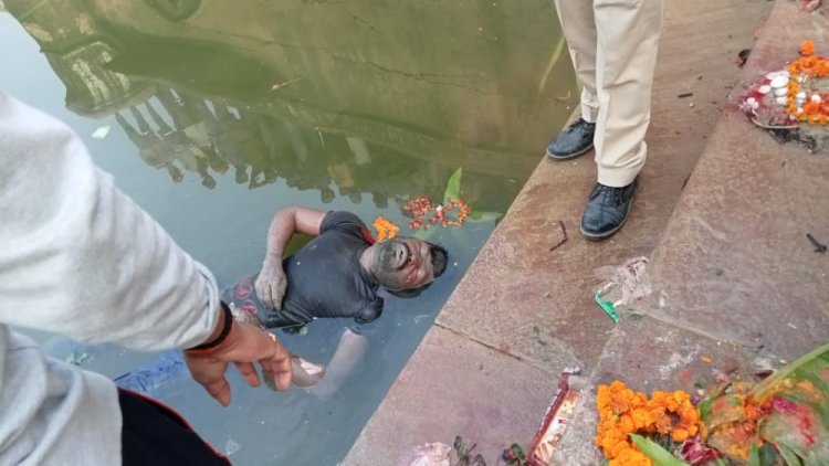 संदिग्ध हालत में तालाब और रेलवे क्रासिंग पर मिला 3 शव, पुलिस पोस्टमार्टम भिजवाने के साथ जांच में जुटी... 