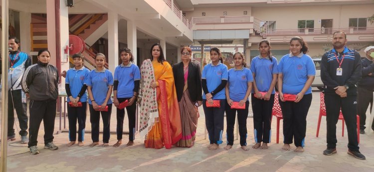 खेलकूद प्रतियोगिता में छात्राओं ने किया उत्कृष्ट प्रदर्शन, पीएम के खेलों इंडिया मुहिम को बढ़ावा देने के उद्देश्य से हुआ आयोजन