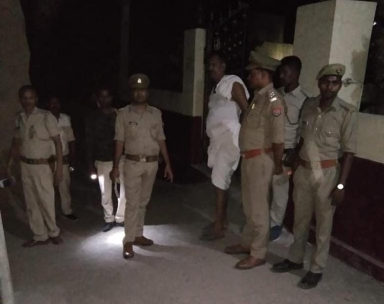 वाराणसी कमिश्नरेट पुलिस ने मटरू के गांव बक्सर जाकर दी दबिश, तैयार  हो रहा अवैध संपत्तियों का डेटा... 