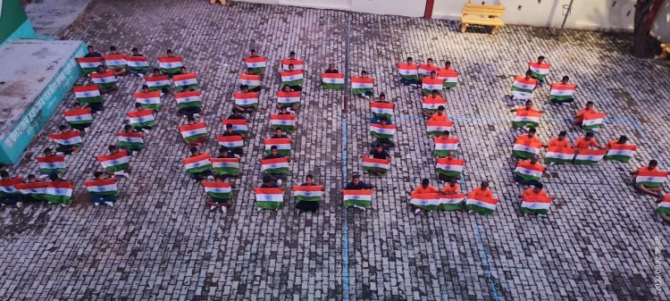 पीडीडीयू नगर में धूमधाम से मनी स्वतंत्रता दिवस की 75वीं वर्षगांठ, कहीं निकली तिरंगा यात्रा तो कहीं बनाई गई मानव श्रृंखला