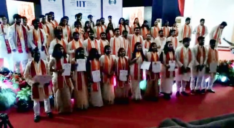 BHU-IIT का 11 वां दीक्षांत समारोह: 105 मेडल के साथ दी गई 1497 डिग्रियां, 7 पूर्व छात्र भी हुए सम्मानित...
