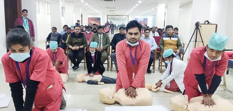 CPR का हुआ हैंड्स ऑन प्रशिक्षण: हृदयगति रुकने पर दिया जाता है प्राथमिकी, एपेक्स में हुआ आयोजन...