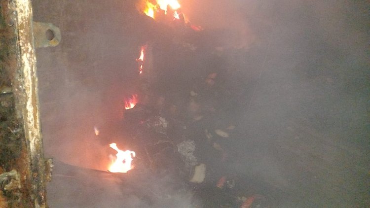 जैतपुरा में लगी भीषण आग, 4 दमकलों ने घाटों बाद आग पर पाया काबू...