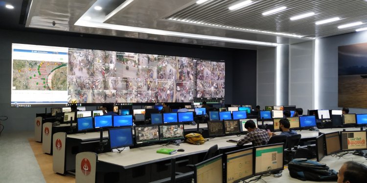 काशी इंटीग्रेटेड कमांड एंड कंट्रोल सेंटर से जुड़े 400 CCTV निजी कैमरे, नगर आयुक्त ने आमजन से की यह अपील...