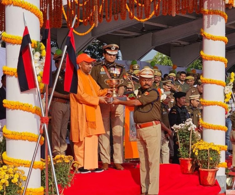 CM योगी ने की पीएसी के स्थापना दिवस पर तीन महिला बटालियन बनाने की घोषणा, रामनगर के सेनानायक हुए सम्मानित...