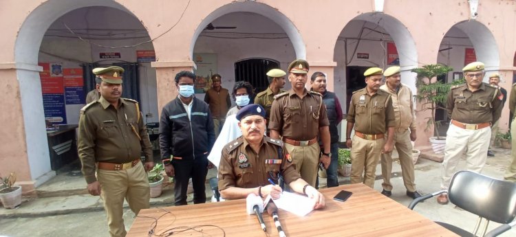 रामनगर पुलिस को बड़ी सफलता: दर्जनों चोरी की बाइक और पुर्जों के साथ दो गिरफ्तार, डीसीपी ने टीम को दिया इनाम...