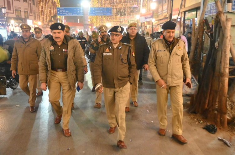 पुलिस कमिश्नर ने मिश्रित आबादी वाले क्षेत्रों में किया पैदल गश्त, अयोध्या कार्यक्रम को लेकर अलर्ट पर पुलिस...