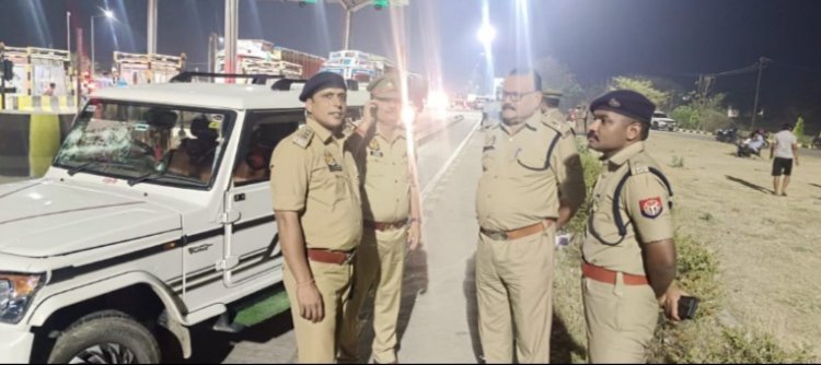 Varanasi: टोल प्लाजा पर यात्रियों और टोलकर्मियों में मारपीट, पुलिस जांच में जुटी...