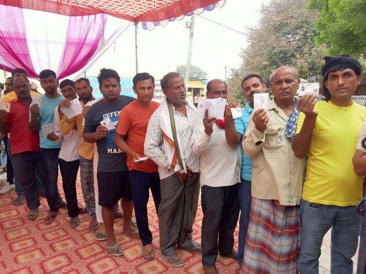 वाराणसी में अंतिम चरण का चुनाव जारी, 5 बजे तक हुई इतनी फीसदी वोटिंग 