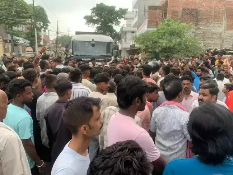 Varanasi: बालू लदे ट्रक ने छात्र को रौंदा, इकलौते बेटे की मौत से परिजन बदहवास...