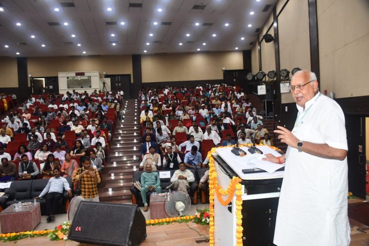 कृषि मंत्री ने वाराणसी में किसानों को समर्पित वेबसाइट का किया शुभारंभ, मिलेगी कृषि संबंधी नए तकनीकों की जानकारी