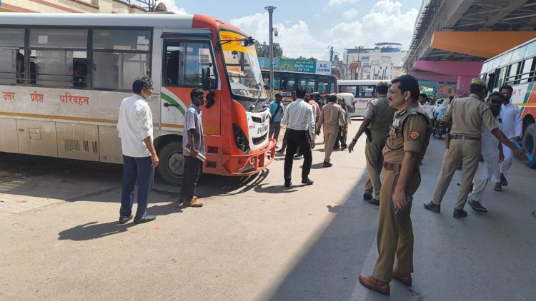 वाराणसी: अतिक्रमण के खिलाफ सड़क पर उतरे पुलिस कमिश्नर, बोले- अतिक्रमणकारियों के खिलाफ दर्ज होगी FIR, 3 जोन में बंटेगा शहर