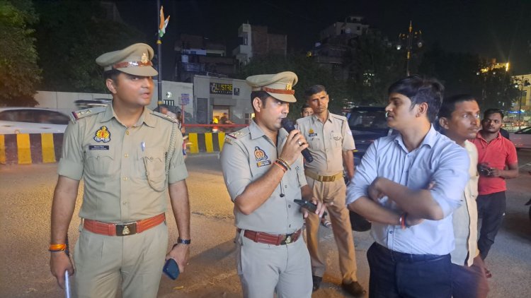 लंका पुलिस ने चलाया अतिक्रमण के खिलाफ अभियान, सार्वजनिक स्थल पर शराब पी रहे लोगों को खदेड़ा