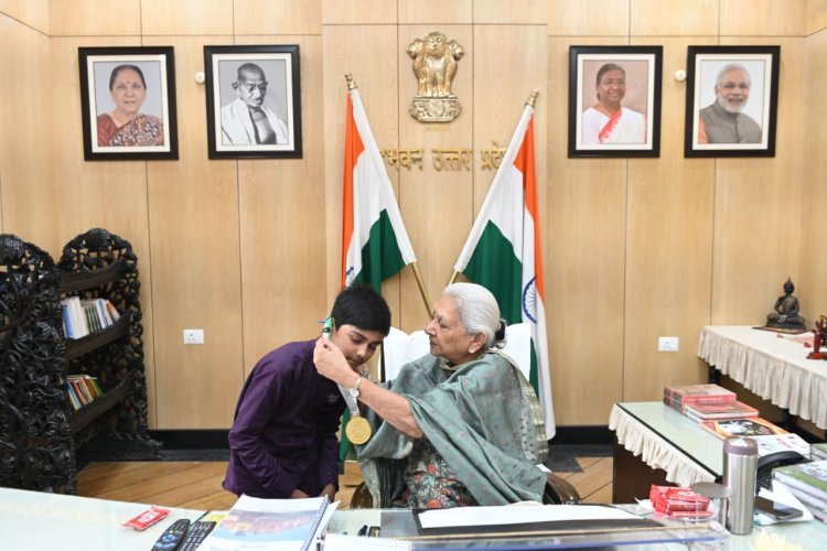 राजभवन में दृष्टि मिश्रा का सम्मान, उत्कृष्ट समाज सेवा और शिक्षा के लिए राज्यपाल से सराहना