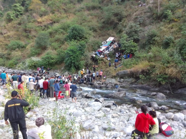 उत्तराखंड में बस हादसे में 36 यात्रियों की मौत, CM पुष्कर धामी ने दिए मजिस्ट्रेट जांच के आदेश