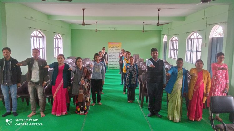 आचार्य सीताराम चतुर्वेदी महिला महाविद्यालय की छात्राओं संग अध्यापकों ने लिया संविधान दिवस पर शपथ